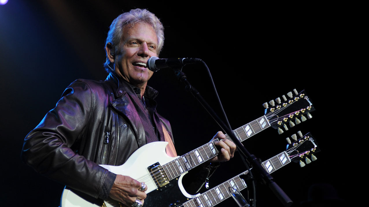 El ex guitarrista de Eagles revive su legado musical con un álbum que celebra cinco décadas de carrera, junto a un nuevo sencillo y una gira por Estados Unidos