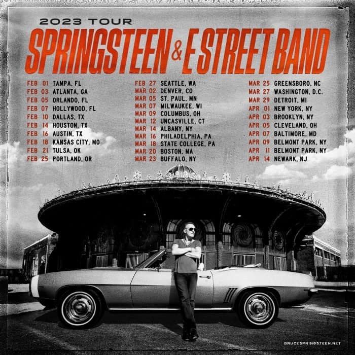 La gira, titulada Land of Hope and Dreams (La tierra de la esperanza y los sueños), es una defensa explícita de los valores democráticos que Springsteen ha reivindicado a lo largo de toda su carrera