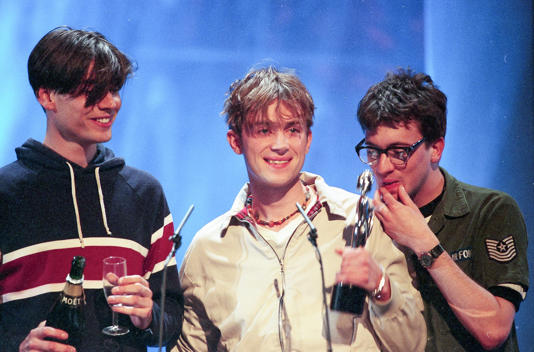 El icónico álbum del Brit Pop regresa en una versión de coleccionista con vinilos de colores, portada renovada y temas inéditos