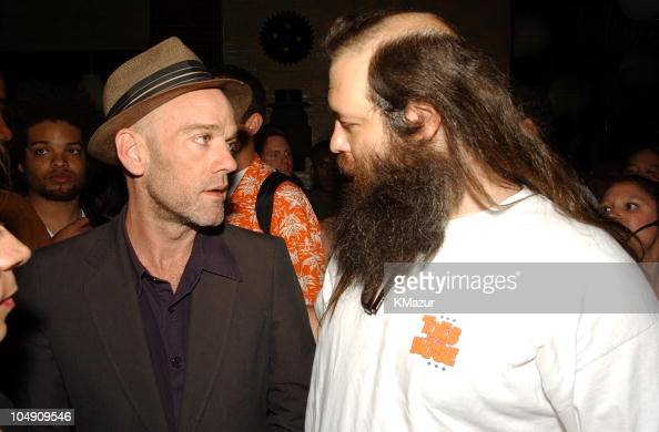 El líder de R.E.M. aclara por fin los versos más enigmáticos del clásico de 1987, desmintiendo décadas de interpretaciones erróneas y sorprendiendo a los fans con su precisión