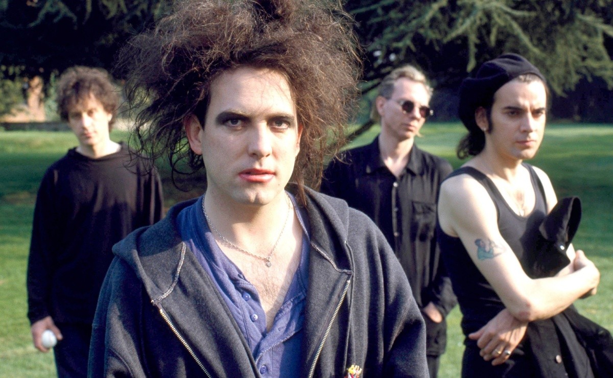 Robert Smith confirma avances en dos discos inéditos mientras la banda anuncia su participación en el festival Rock en Seine