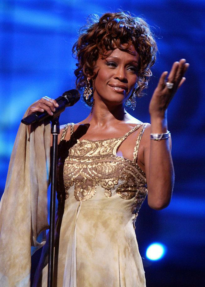 La icónica voz de Whitney Houston regresa en una innovadora gira por EE.UU. que combina tecnología de IA y orquestas en vivo para rendir homenaje a su legado musical