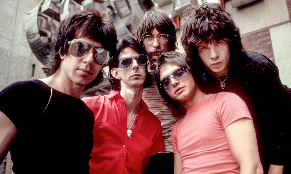 Un recorrido íntimo y documentado por la historia de la banda que revolucionó el sonido del rock y el pop en los años 80