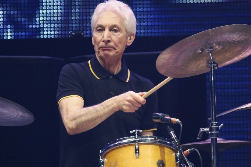 La colección personal de libros de Charlie Watts, marcada por primeras ediciones y rarezas literarias, fue subastada por Christie’s revelando la faceta más íntima y culta del legendario músico