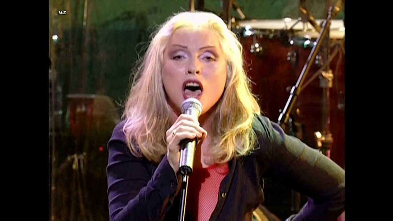 Además, hemos recordado el récord Guinness de De Leppard y conocido a los más ricos del cementerio