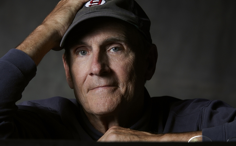 El legendario cantautor estadounidense regresa al continente con su All-Star Band para una serie de conciertos inolvidables