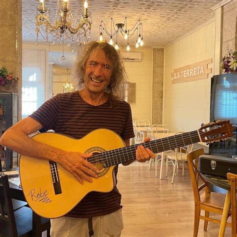 El músico extremeño deja un legado irrepetible con canciones que marcaron a varias generaciones