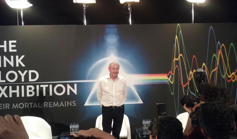 El batería de Pink Floyd ha presentado en Madrid la exposición que repasa la historia de 