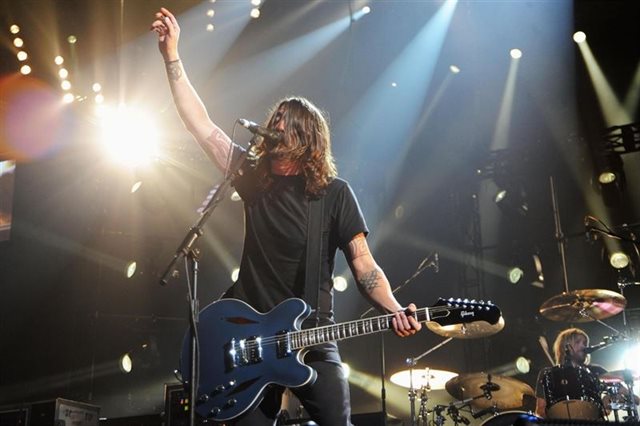 Weezer tocaron este fin de semana en el festival Rock in Rio de Brasil justo antes de Foo Fighters