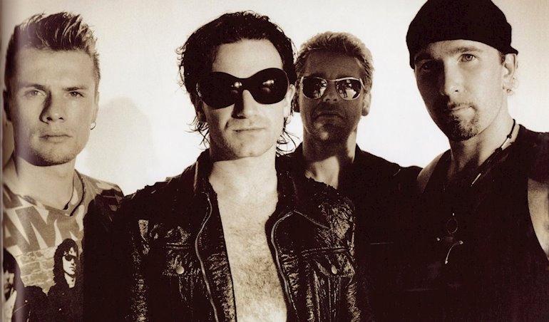 La década de los ochenta terminó con los miembros de U2 convertidos en los nuevos mesías del rock y perdidos en el epicentro de su propio maremágnum