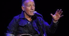 El arresto de Springsteen salió a la luz a raíz de que Jeep eliminase su anuncio para la Super Bowl de sus cuentas oficiales, cuyo eslogan era 