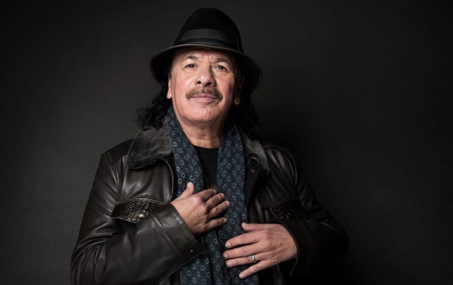 Carlos Santana se recupera de una operación cardiaca