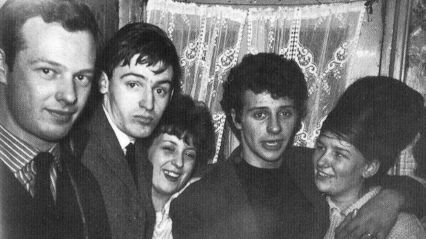 La firma de los Beatles con Brian Epstein: 60 años del contrato que cambió la historia del pop