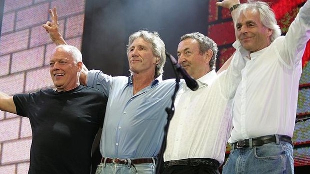 Han retirado todos sus discos desde 1987 hasta hoy, así como los temas en solitario de David Gilmour, guitarrista de la banda