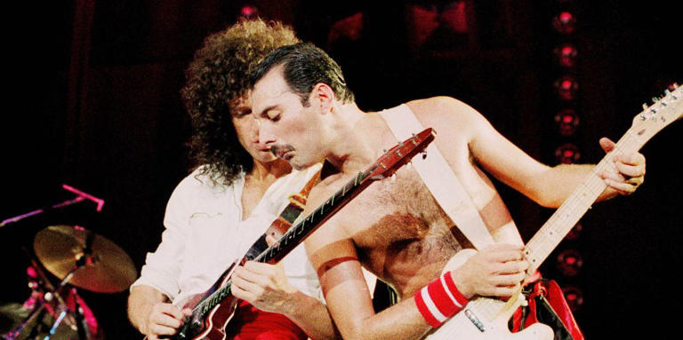 Roger Taylor y Brian May, miembros de Queen, han confirmado que han descubierto una canción inédita de la banda con su difunto líder