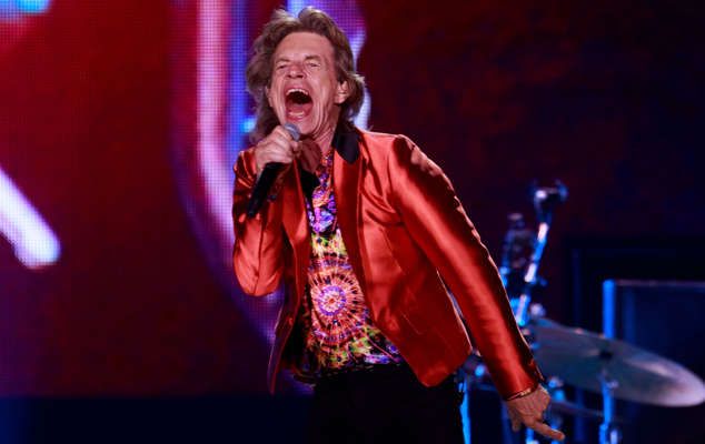 Aunque no lo parezca viéndole dos horas y media bailando y cantando en cada recital, Jagger es población de riesgo debido a su edad, 78 años