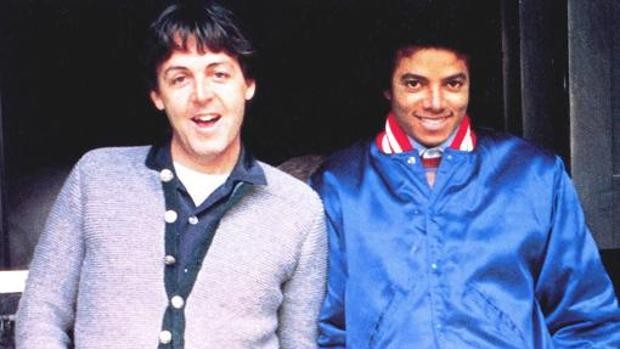Tres años después de que McCarney le confiara a Jackson los beneficios de los derechos musicales, en 1985 compró el catálogo de ATV Music, dueña de muchas de las canciones de los Beatles