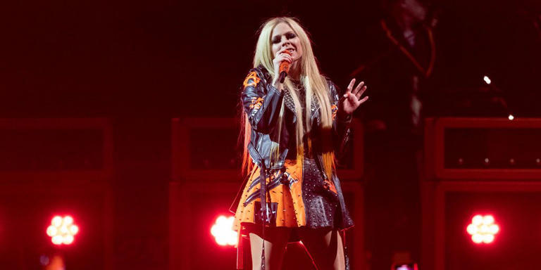 La propia Lavigne ha compartido este emotivo momento a través de TikTok con un vídeo que ha dado la vuelta al mundo y ha llenado de nostalgia la aplicación