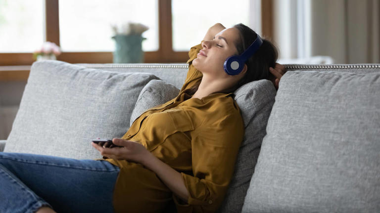 Una investigación realizada entre personas que padecían migrañas o dolores de cabeza más o menos recurrentes constató que determinadas canciones aliviaban los síntomas