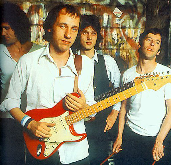 Habrían rechazado “enormes cantidades de dinero” para reformar la banda en los últimos años, según ha revelado el bajista John Illsley