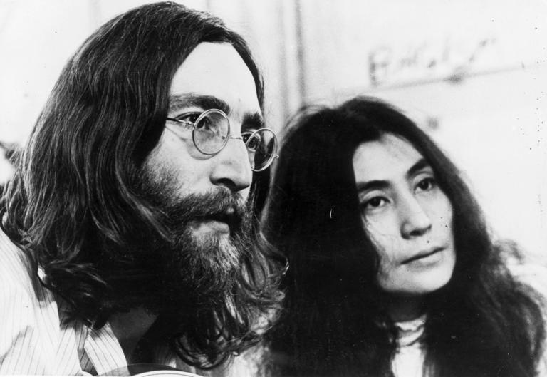 El conserje que trabajaba en la recepción del edificio donde la estrella de The Beatles fue asesinado a tiros ha compartido las últimas palabras de John Lennon